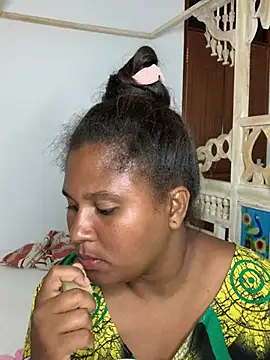 Snapshot of madell chatting on 5, 2, 2025 madell online show from 5, 2, 2025