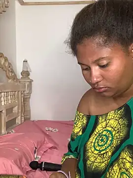 Snapshot of madell chatting on 25, 2, 2025 madell online show from 25, 2, 2025