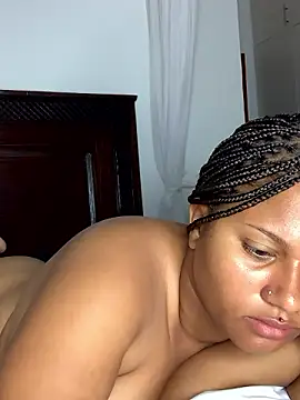 Snapshot of madell chatting on 14, 11, 2025 madell online show from 14, 11, 2025