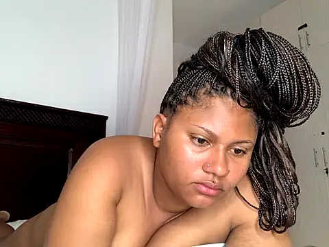 Snapshot of madell chatting on 16, 11, 2025 madell online show from 16, 11, 2025