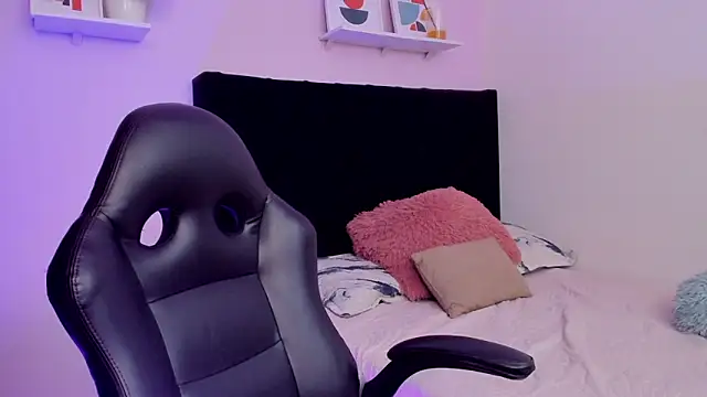 Paulina Lopezz online show from 23, 3, 2026