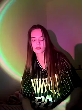 Snapshot of RayWillliams chatting on 21, 11, 2025 RayWillliams online show from 21, 11, 2025