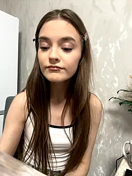 Snapshot of RayWillliams chatting on 24, 11, 2025 RayWillliams online show from 24, 11, 2025