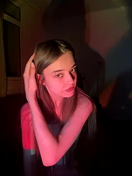 Snapshot of RayWillliams chatting on 14, 12, 2025 RayWillliams online show from 14, 12, 2025