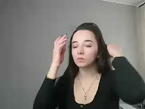 Eva Gloryy online show from 6, 3, 2025