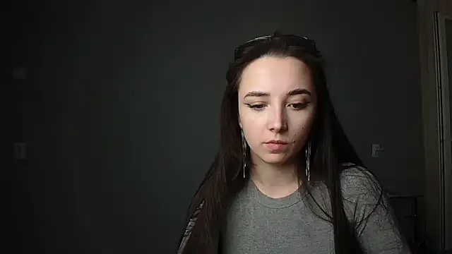 Eva Gloryy online show from 8, 3, 2025