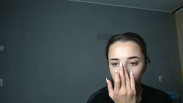 Eva Gloryy online show from 22, 9, 2025