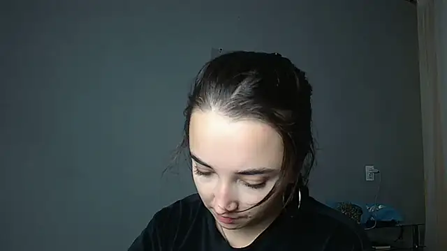 Eva Gloryy online show from 4, 11, 2025