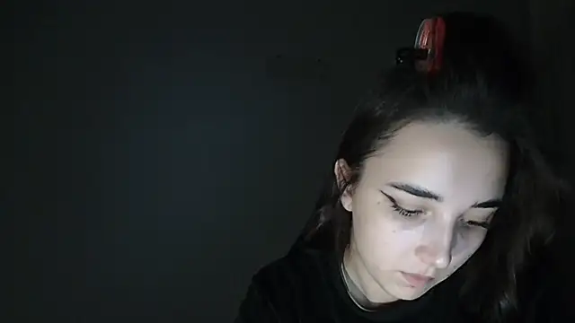 Eva Gloryy online show from 5, 11, 2025