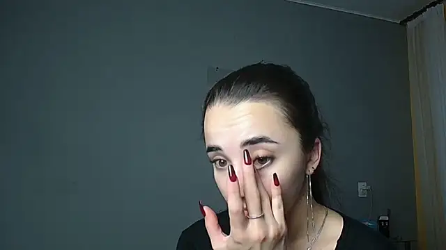 Eva Gloryy online show from 14, 11, 2025