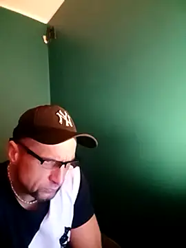 Snapshot of bobbuilder77pl chatting on 27, 2, 2025 bobbuilder77pl online show from 27, 2, 2025