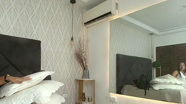 Snapshot of lorena_medina chatting on 8, 2, 2025 lorena medina online show from 8, 2, 2025