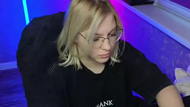 HotBrandyX online show from 27, 2, 2025