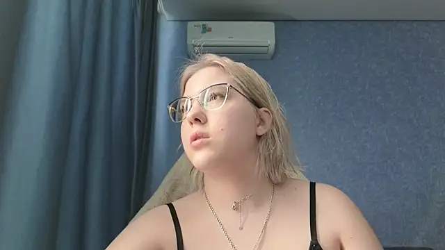 Snapshot of HotBrandyX chatting on 16, 3, 2026 HotBrandyX online show from 16, 3, 2026