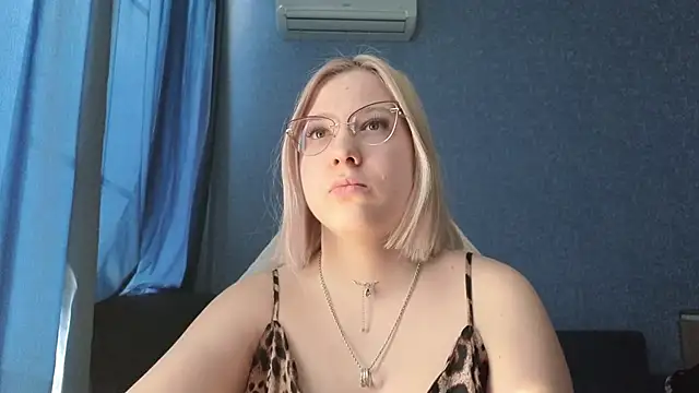 Snapshot of HotBrandyX chatting on 23, 3, 2026 HotBrandyX online show from 23, 3, 2026