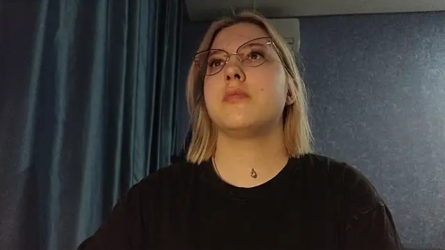 Snapshot of HotBrandyX chatting on 6, 4, 2026 HotBrandyX online show from 6, 4, 2026