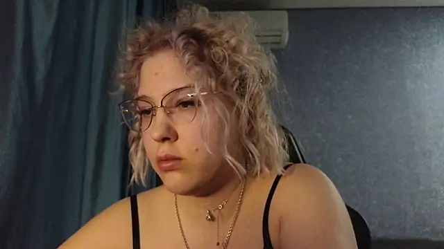 Snapshot of HotBrandyX chatting on 9, 4, 2026 HotBrandyX online show from 9, 4, 2026