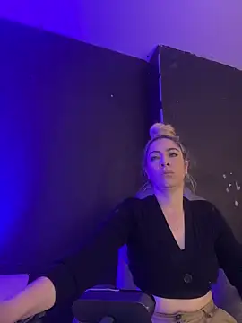 viktoria davis  online show from 6, 3, 2025