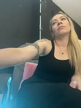 viktoria davis  online show from 20, 2, 2026