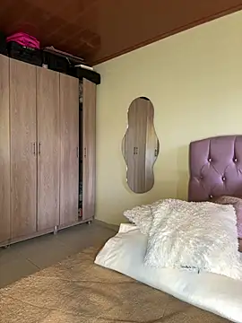 zoe storm online show from 11, 4, 2026