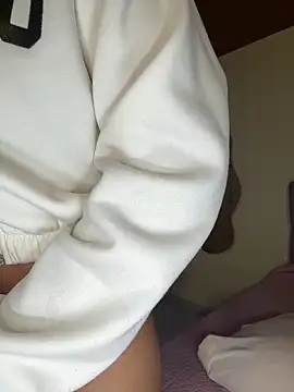 zoe storm online show from 17, 4, 2026