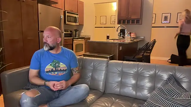 Officiallyonlytams online show from 4, 11, 2025