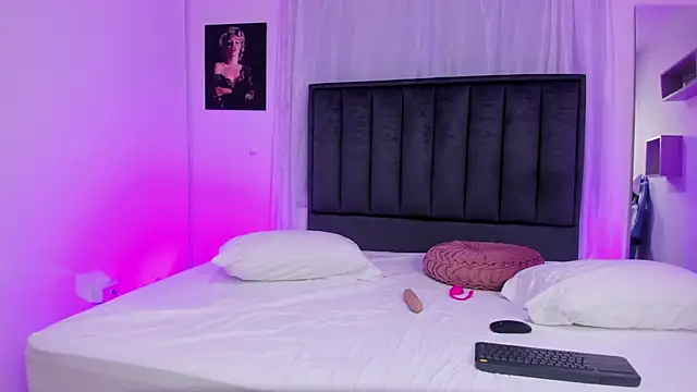 Michelle Jaramillo online show from 5, 2, 2025