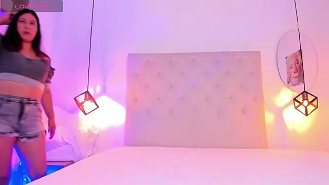 Michelle Jaramillo online show from 8, 2, 2025