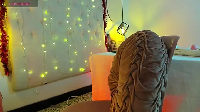 Michelle Jaramillo online show from 13, 2, 2025