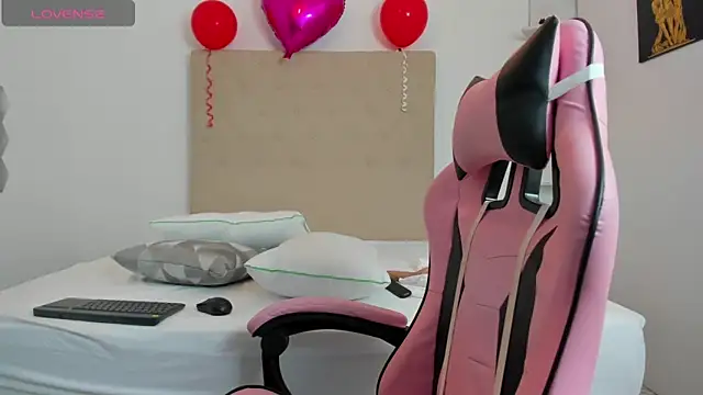 Michelle Jaramillo online show from 14, 2, 2025