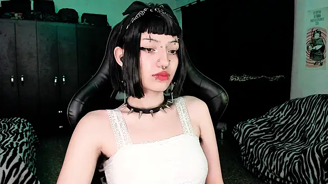 roxy toxic online show from 8, 1, 2026