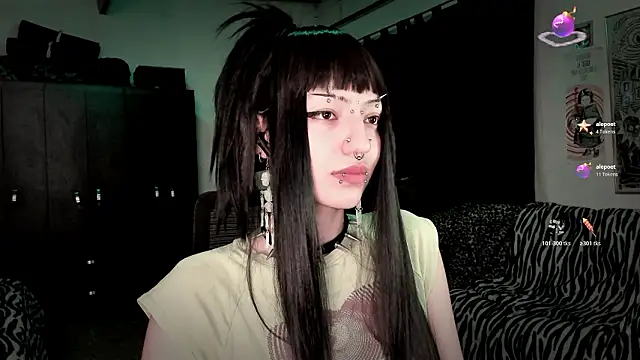 roxy toxic online show from 26, 2, 2026