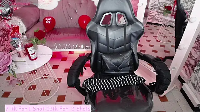 Snapshot of Skye_Little_v chatting on 14, 2, 2025 Skye Little v online show from 14, 2, 2025