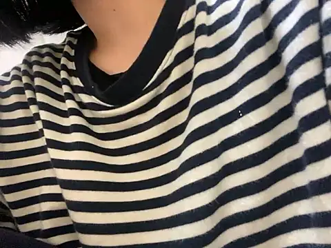 Snapshot of riri_riri_jp chatting on 8, 11, 2025 riri riri jp online show from 8, 11, 2025