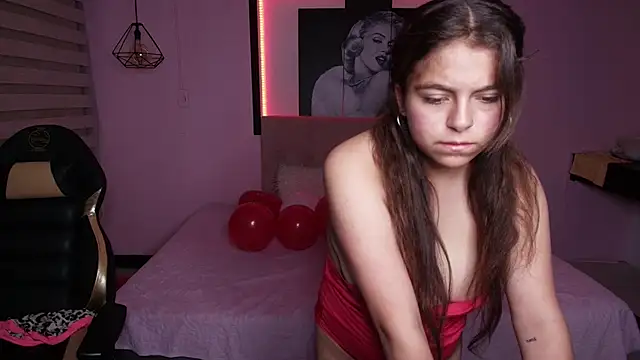 Snapshot of Kitten_Cam chatting on 14, 2, 2025 Kitten Cam online show from 14, 2, 2025