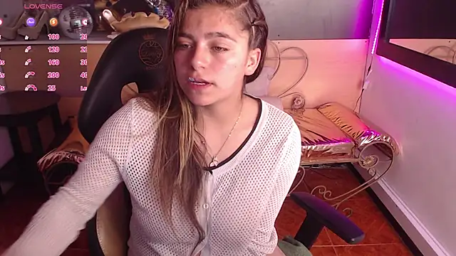 Snapshot of Kitten_Cam chatting on 9, 10, 2025 Kitten Cam online show from 9, 10, 2025