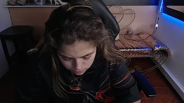 Snapshot of Kitten_Cam chatting on 17, 10, 2025 Kitten Cam online show from 17, 10, 2025