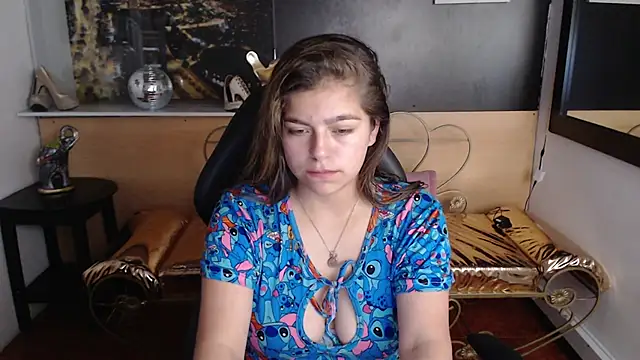 Snapshot of Kitten_Cam chatting on 19, 10, 2025 Kitten Cam online show from 19, 10, 2025