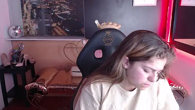 Snapshot of Kitten_Cam chatting on 22, 10, 2025 Kitten Cam online show from 22, 10, 2025