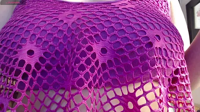 Snapshot of Kitten_Cam chatting on 27, 10, 2025 Kitten Cam online show from 27, 10, 2025