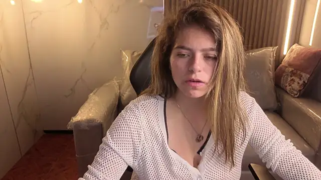 Snapshot of Kitten_Cam chatting on 14, 1, 2026 Kitten Cam online show from 14, 1, 2026