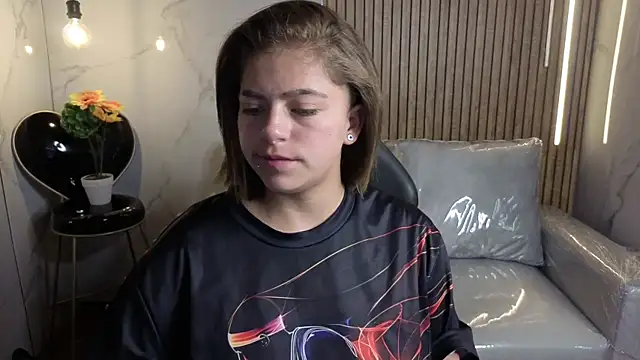 Snapshot of Kitten_Cam chatting on 24, 2, 2026 Kitten Cam online show from 24, 2, 2026