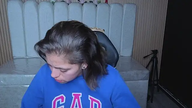 Snapshot of Kitten_Cam chatting on 28, 2, 2026 Kitten Cam online show from 28, 2, 2026