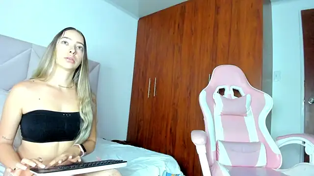 ScarlettKai online show from 10, 9, 2025