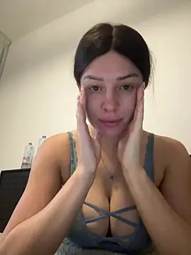 Snapshot of SexySophiaax chatting on 2, 3, 2025 SexySophiaax online show from 2, 3, 2025