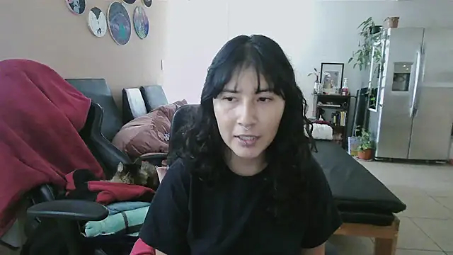 Snapshot of GinnyDelice chatting on 4, 10, 2025 GinnyDelice online show from 4, 10, 2025