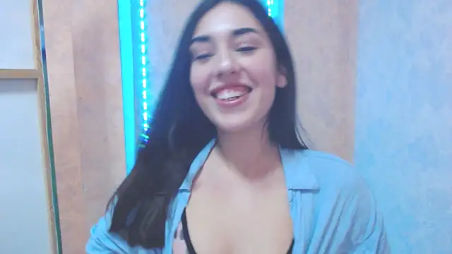 Snapshot of Lovelllyy chatting on 20, 1, 2025 Lovelllyy online show from 20, 1, 2025