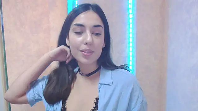 Snapshot of Lovelllyy chatting on 23, 1, 2025 Lovelllyy online show from 23, 1, 2025