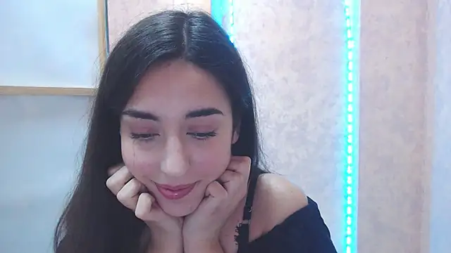 Snapshot of Lovelllyy chatting on 22, 2, 2025 Lovelllyy online show from 22, 2, 2025