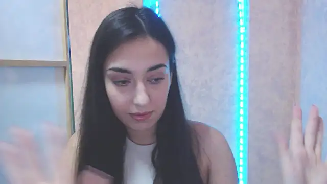 Snapshot of Lovelllyy chatting on 23, 2, 2025 Lovelllyy online show from 23, 2, 2025